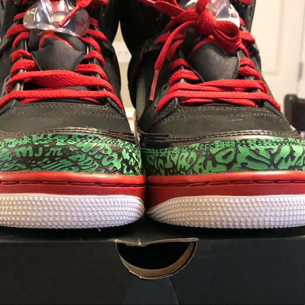 Men Sz. 12 Red/Black/Green Jordan Spizike